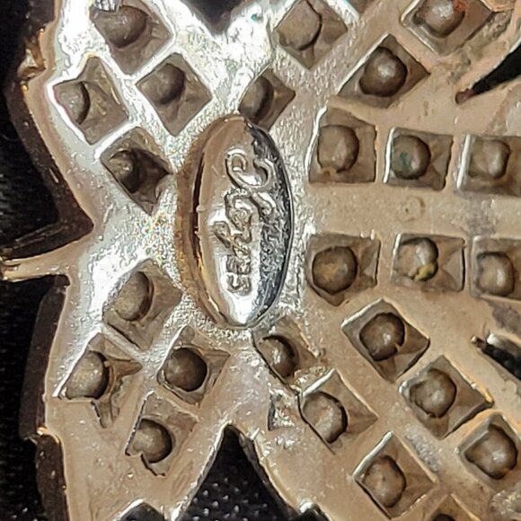 Vintage Signed Keyes Silver Tone Rhinestone 2” Maple Leaf Brooch Pin - Picture 4 of 5